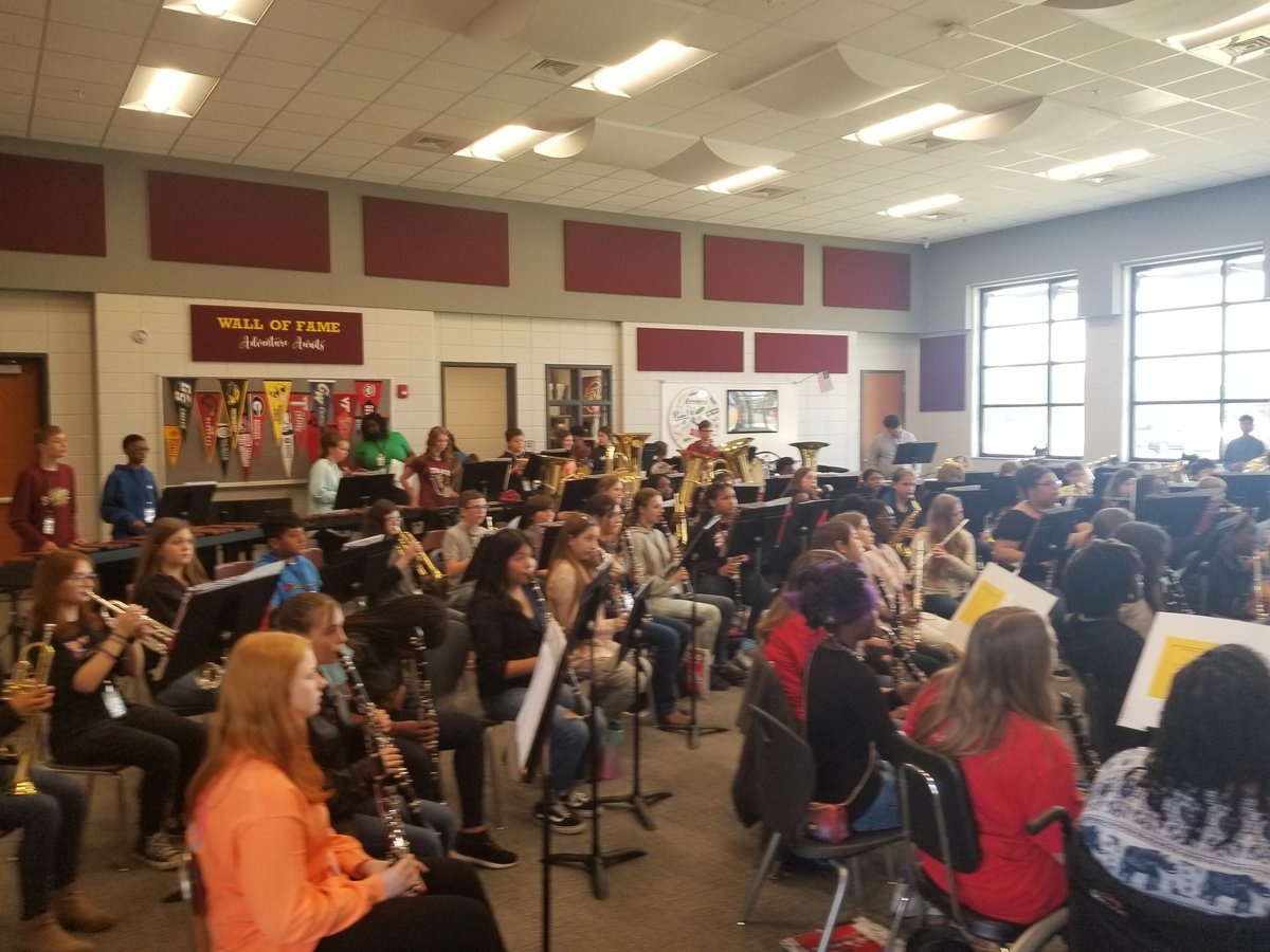VidaliaHS's tweet photo. Over 300 Band Students from 31 High Schools & Middle Schools have gathered at VHS for this Regions Honor Bands! Concerts by 3 Different Bands, Middle School, 9th & 10th grade, & 11th & 12th grade will perform at VHS Auditorium Saturday at 3:00 P.M.
#IndianPride #SoundTribe https://t.co/9yMXOsMzXf