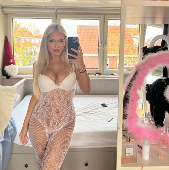 Back on 2/3 of my exclusive pages after way too long 😈😈😈 (3rd I&rsquo;m working on it)   ⬇️⬇️  https://t.co/8v2vVOWuGg<a href="/tag/happyeaster"class="tags"><span>#happyeaster</span></a>