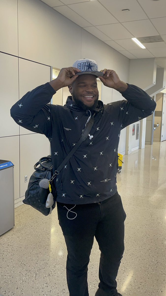 _HaileySutton's tweet image. Dallas - meet Mazi! 🤍🏈