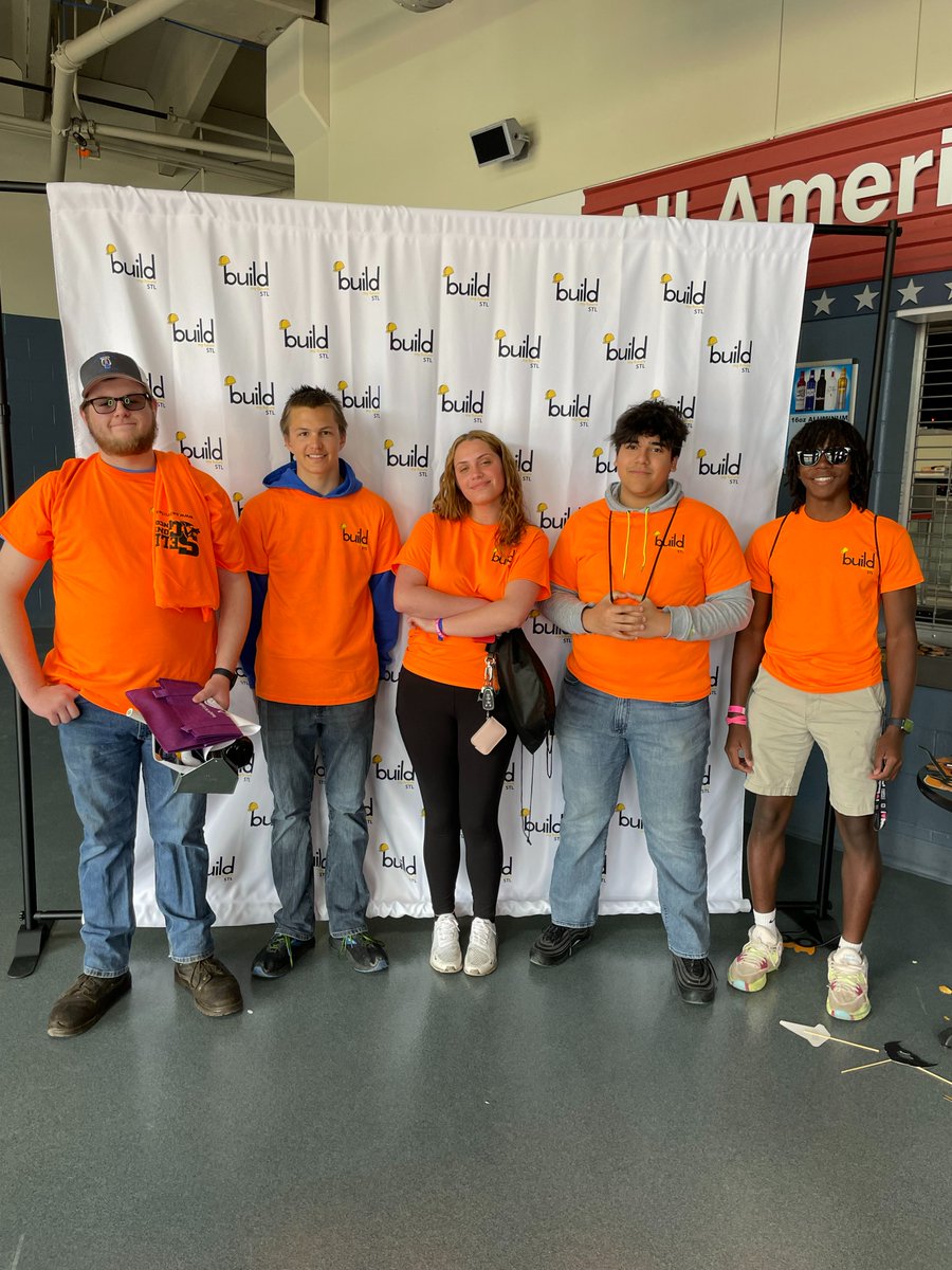 DuchesneHS's tweet photo. This week a few of our students were able to attend Build My Future STL!

Build My Future STL is a construction career showcase offering hands-on activities to students interested in construction, welding, HVAC, and more!

#DHSPioneers https://t.co/PDLsdhdSAb