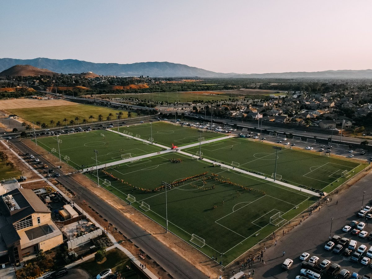 ⚽️ Don't miss out on an amazing summer camp experience! Join us for an exciting youth soccer camp at Silverlakes. Full-day and half-day sessions available on weekdays throughout June and July. Visit silverlakestournaments.com #SummerCamp #YouthSoccer #Silverlakes #RegisterNow