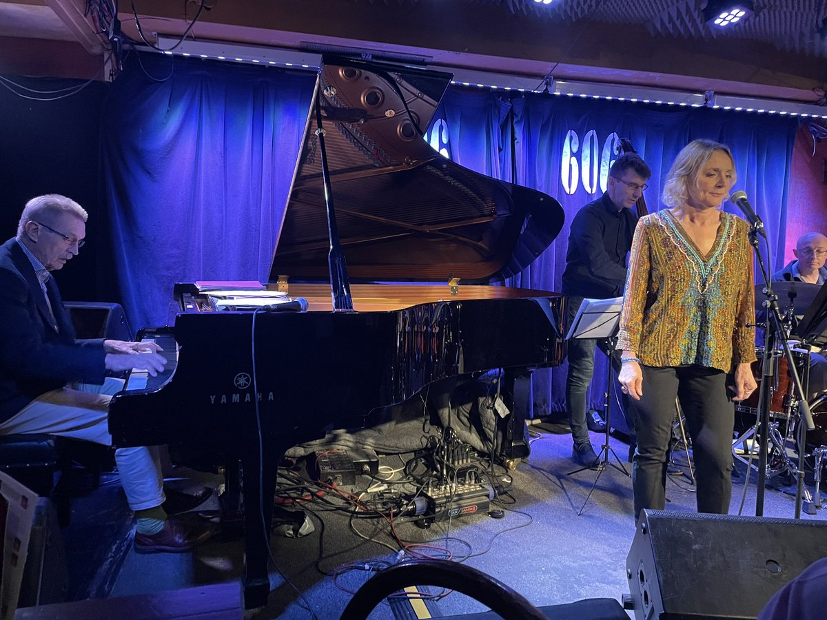 Czech Centre London tweet media