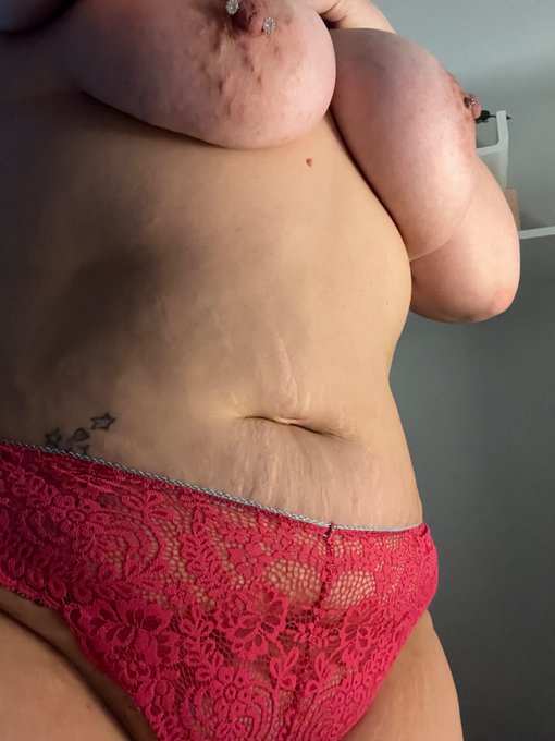 How&rsquo;s the view baby https://t.co/7gBwaL6JVs