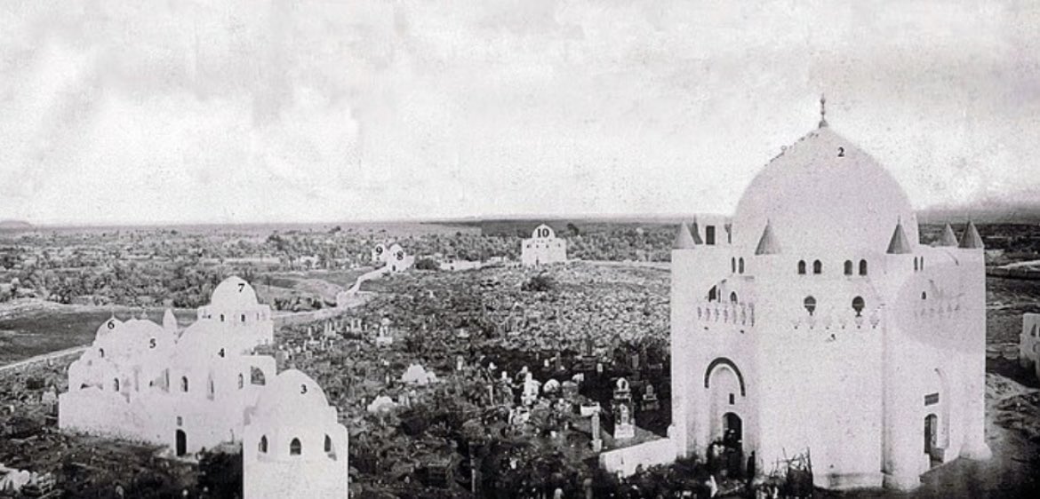 _syed_aly's tweet photo. This year on 8th shawwal marks the 100 years of the destruction of the blessed shrines of the Bibi Fatima (sa), Imam Hasan (as), Imam Sajjad (as), Imam Jaffar (as) and other Ahlulbayt (as) in Jannat ul Baqi Cemetery. https://t.co/qB7bFaoaM9