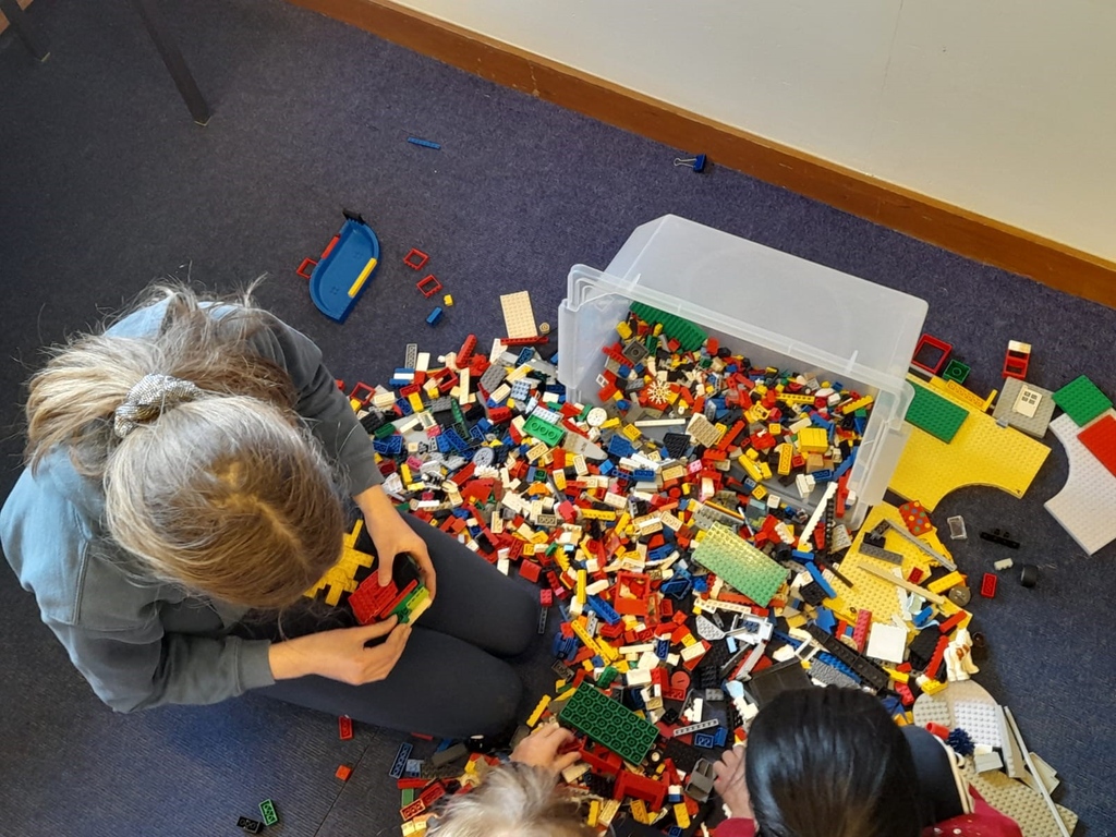 CampBeaumont's tweet image. Did you know that experimenting with building block kits not only encourages creativity, problem-solving, teamwork and persistence in children but it also helps them to develop important life-long skills? 💡😵