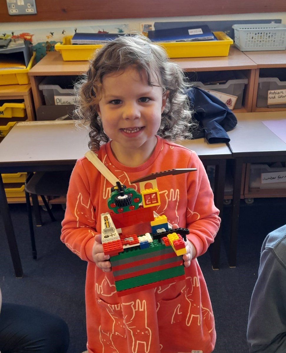 CampBeaumont's tweet image. Did you know that experimenting with building block kits not only encourages creativity, problem-solving, teamwork and persistence in children but it also helps them to develop important life-long skills? 💡😵