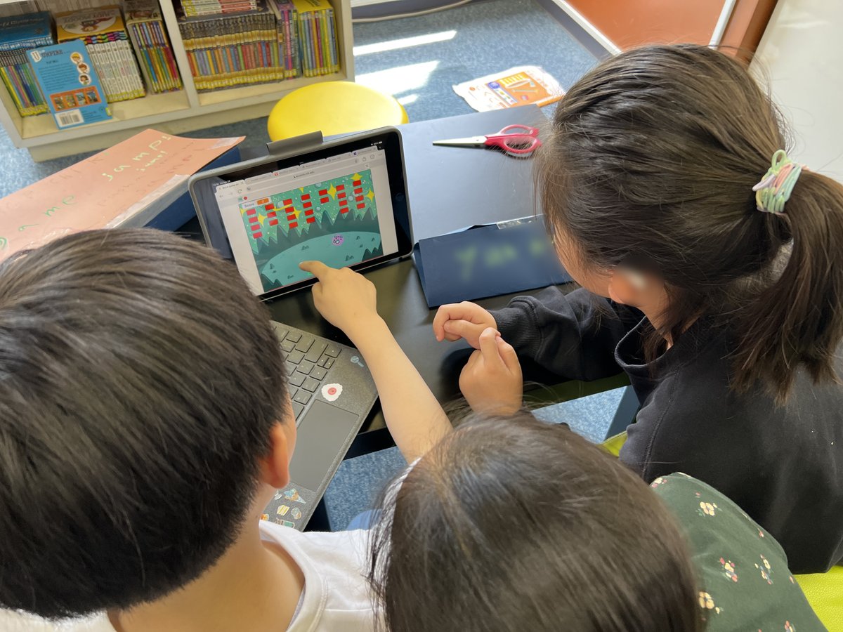 billybillyedu's tweet photo. G3 students shared their #iTime #personalinquiries today with parents and peers. Some topics included basketball skills, drawing, painting, hair braiding, research, coding, design, singing, cooking, etc. They also shared their #selfmanagement #skills development too! @FISSharks https://t.co/KuVMjy0Ucb