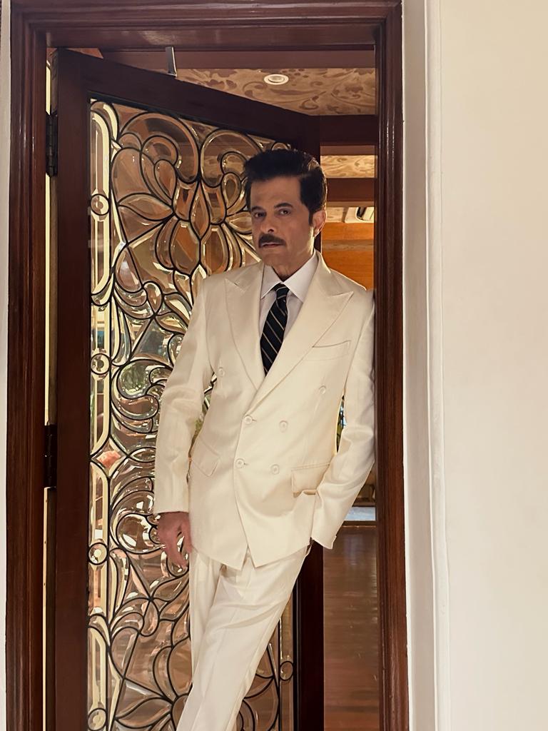 Aavya3225's tweet photo. He looks so dashing in this Filmfare award , well deserving for best supporting actor #AnilKapoor https://t.co/muGICaSbvV