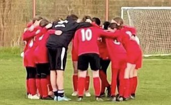 #Shoutout to Bedwell Rangers Dragons U12 Girls building friendships with smiles, laughter and football.

#GrassrootsFootball #TeamGrassroots #GRF
