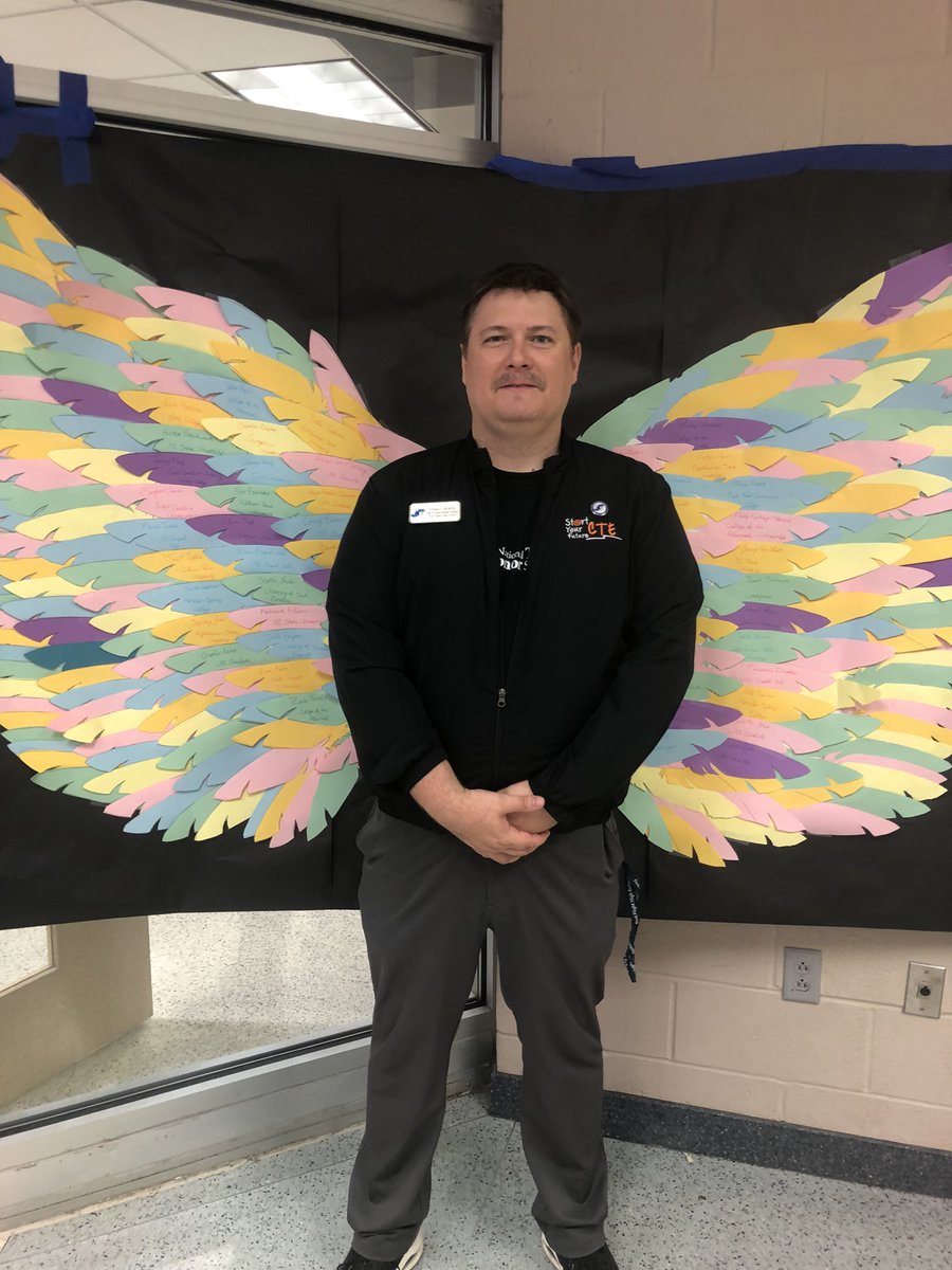 Steve_Basnight's tweet photo. Thx Principal Lansing, @CareersFFHS &amp; staff for “Decision Day” @FirstFlightHighSchool. Students were excited to share their plans to Enroll, Enlist, Employ! @Daretolearn_DCS BoE members Mr Twiddy &amp; Ms Bothwell, Dir. of Sec. Ed. @DeniseFallon9 loved it! #increasingstudentoptions https://t.co/NtdbqiVKRw