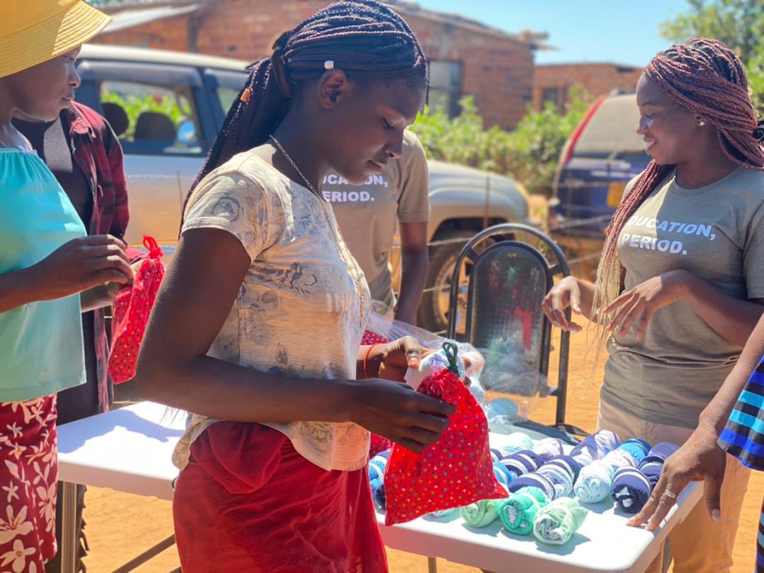 For years women & girls have not been receiving enough support in tackling #periodpoverty. We have work cut out for us & join us to make a difference. 200 women&girls in Chinhoyi received #washablesanitarypads last week. School ✅ Work ✅ . #endperiodpoverty #breakthestigma #zw