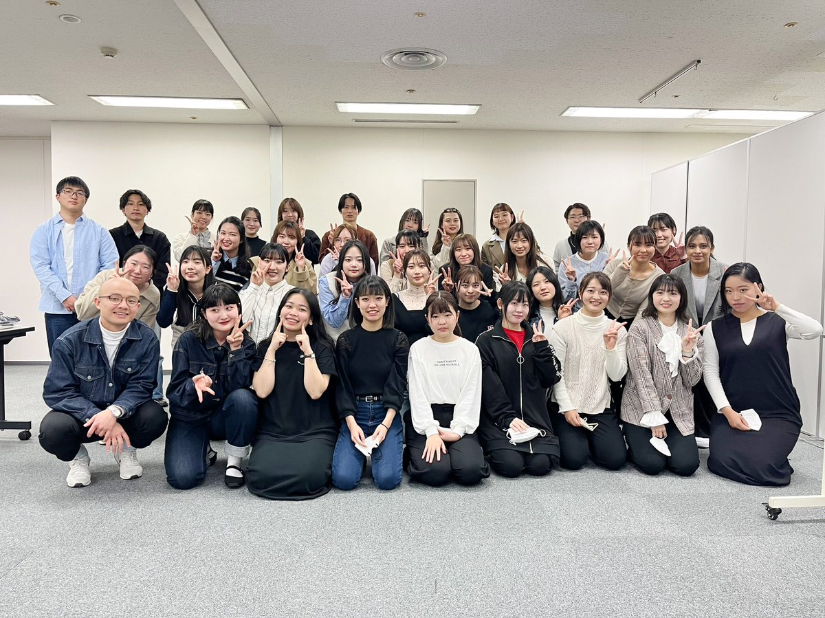ami_k02's tweet photo. 4月の新入社員研修もサミットも終わって、改めてたくさんの人の協力があってここまで進んでこられたんだなと実感してます！！あと、全員集合ではなかったけど人事部が集まった時の安心感・・・🥹🫶🏻

関西も中部も北陸も！新卒のみんながこれからどんな風に進んでいくのか楽しみ〜〜🌸 https://t.co/NFxe1Vhndu