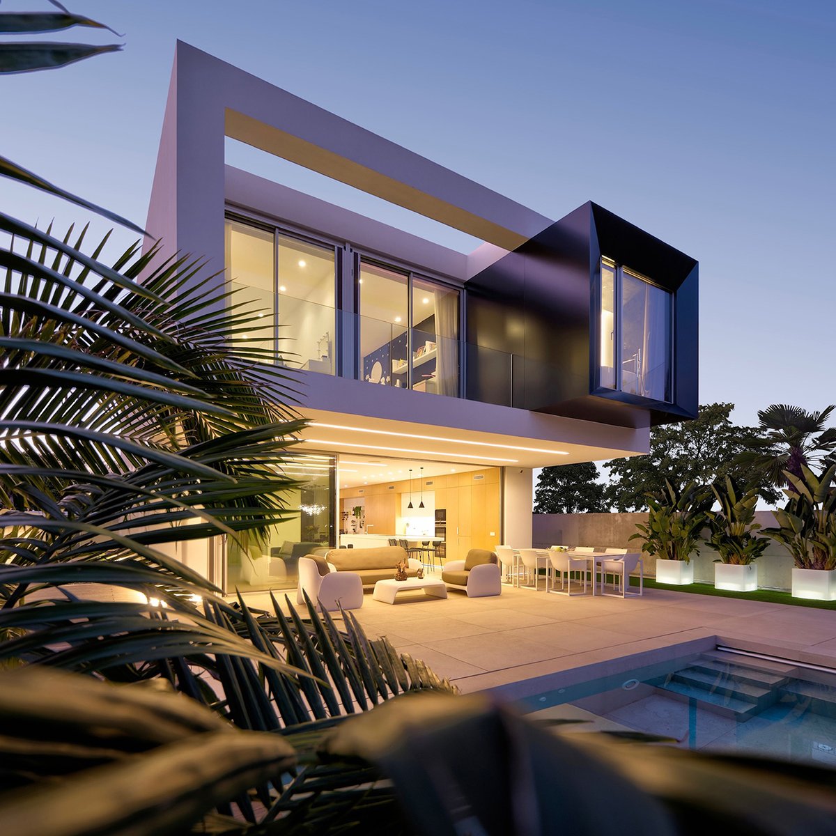 Casa I+D
El proyecto no podría haber sido posible sin <a href="/KLINE_SPAIN/">Juan Carlos Castaño</a> . La apertura acristalada ha sido instalada por <a href="/MinimaVentanas/">MINIMA VENTANAS</a> con aluminio de excepcional calidad. Gracias a su profesionalidad  han conseguido lograr este maravilloso resultado.