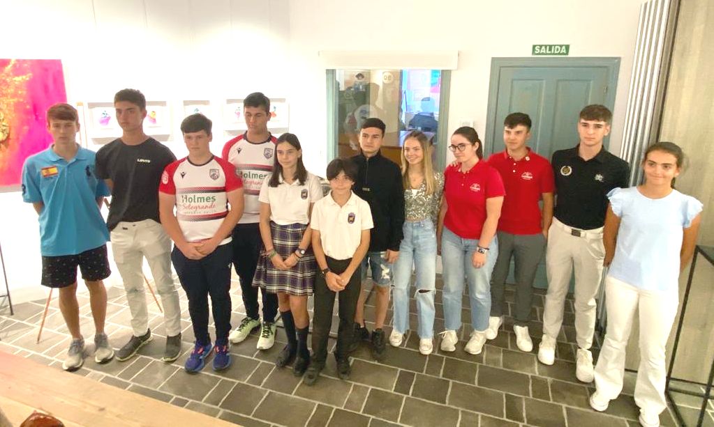 SGPLUS (@sgplusotogrande) on Twitter photo Dedicamos el Encuentro de <a href="/SGPLUSotogrande/">SGPLUS</a> de abril a jóvenes figuras del deporte local
<a href="/Doma_Sotogrande/">Dressage_Sotogrande</a> <a href="/SotoSchoolCamps/">International Camps</a> <a href="/CD__GUADIARO/">CD GUADIARO</a> <a href="/lacanadagolf_/">La Cañada Club de Golf</a> <a href="/iridikepolo/">Iridike Polo</a> <a href="/SRoqueRugbyClub/">San Roque Rugby Club</a> #frescomarina #valverdeteam
#sgplusencuentros #deportessotogrande
sgplus.es/encuentros-dep… Dedicamos el Encuentro de <a href="/SGPLUSotogrande/">SGPLUS</a> de abril a jóvenes figuras del deporte local
<a href="/Doma_Sotogrande/">Dressage_Sotogrande</a> <a href="/SotoSchoolCamps/">International Camps</a> <a href="/CD__GUADIARO/">CD GUADIARO</a> <a href="/lacanadagolf_/">La Cañada Club de Golf</a> <a href="/iridikepolo/">Iridike Polo</a> <a href="/SRoqueRugbyClub/">San Roque Rugby Club</a> #frescomarina #valverdeteam
#sgplusencuentros #deportessotogrande
sgplus.es/encuentros-dep…