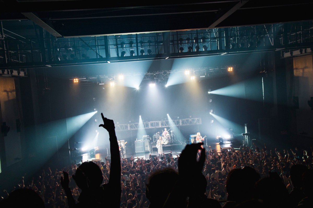 scandal_band's tweet photo. 【#SCANDAL_UU】
SCANDAL TOUR 2023「unlimited UTOPIA」
明日は福岡公演！

☁️4/29(土) Zepp Fukuoka [福岡] 17:00 / 18:00

既にファイナルの東京公演はSOLDOUT！
セミファイナルのこの機会をお見逃しなく！🎫
みんなで最高の夜にしましょう❤️‍🔥

▽e+
https://t.co/X8txpztnaK https://t.co/3wH07n29RG