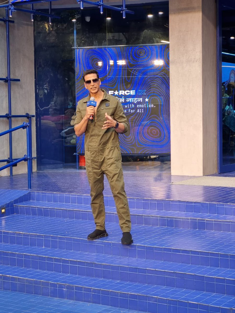 AreRahull's tweet photo. I finally had the opportunity to visit @akshaykumar's @ForceIXofficial store, and it is everything I hoped for and more! The collection is new and appealing to people of all ages. https://t.co/Yidf1layB1
