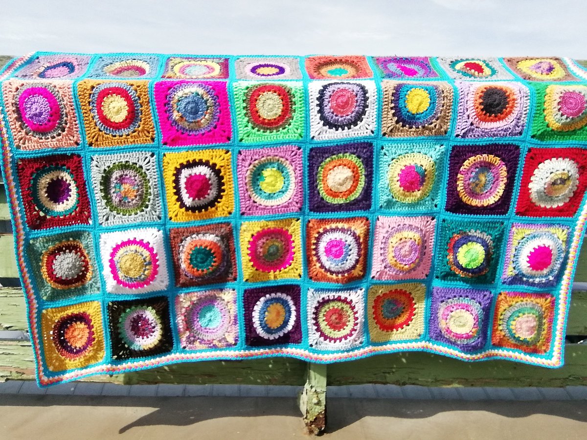 #crochet #häkeln #handmade #grannysquare #grannysquareblanket #crochetblanket #häkeldecke #Handarbeitsclub #boho #hippie #vintage #retro