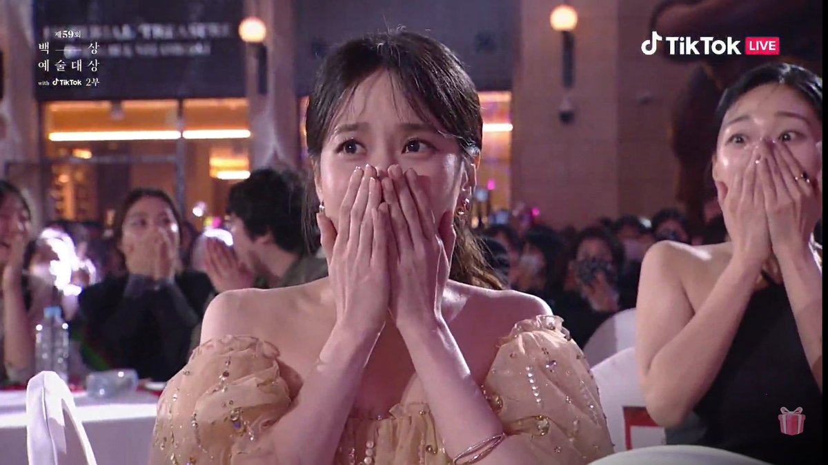 kdrama_menfess's tweet photo. Congratulations Park Eun Bin - Extraordinary Attorney Woo win Daesang TV Program category in 59th Baeksang Arts Awards •kdm• https://t.co/wvql1nI8nh