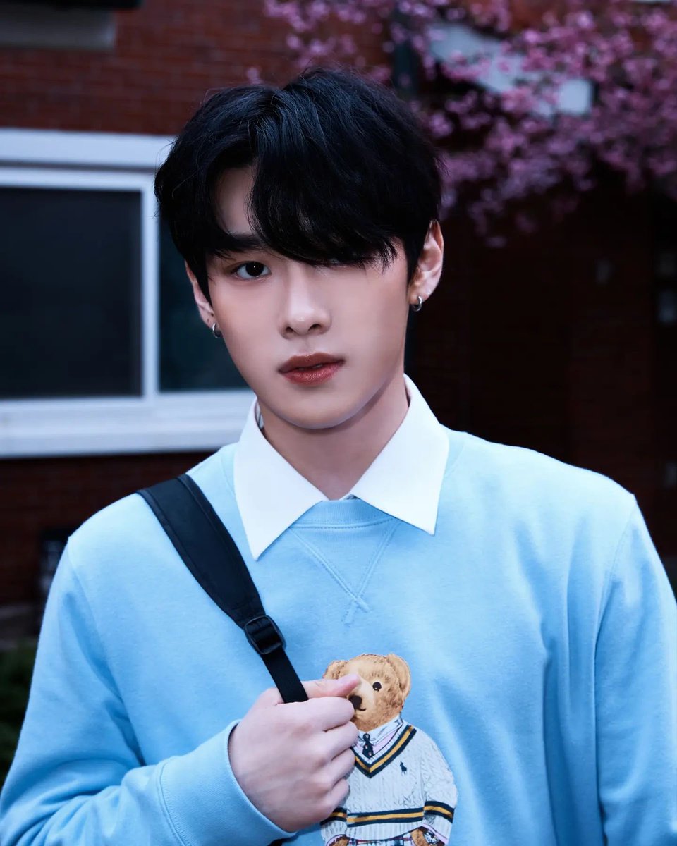 kyungjun300802's tweet photo. WHAT DO YALL KNOW ABOUT FACE CARD https://t.co/19CPlUwstW
