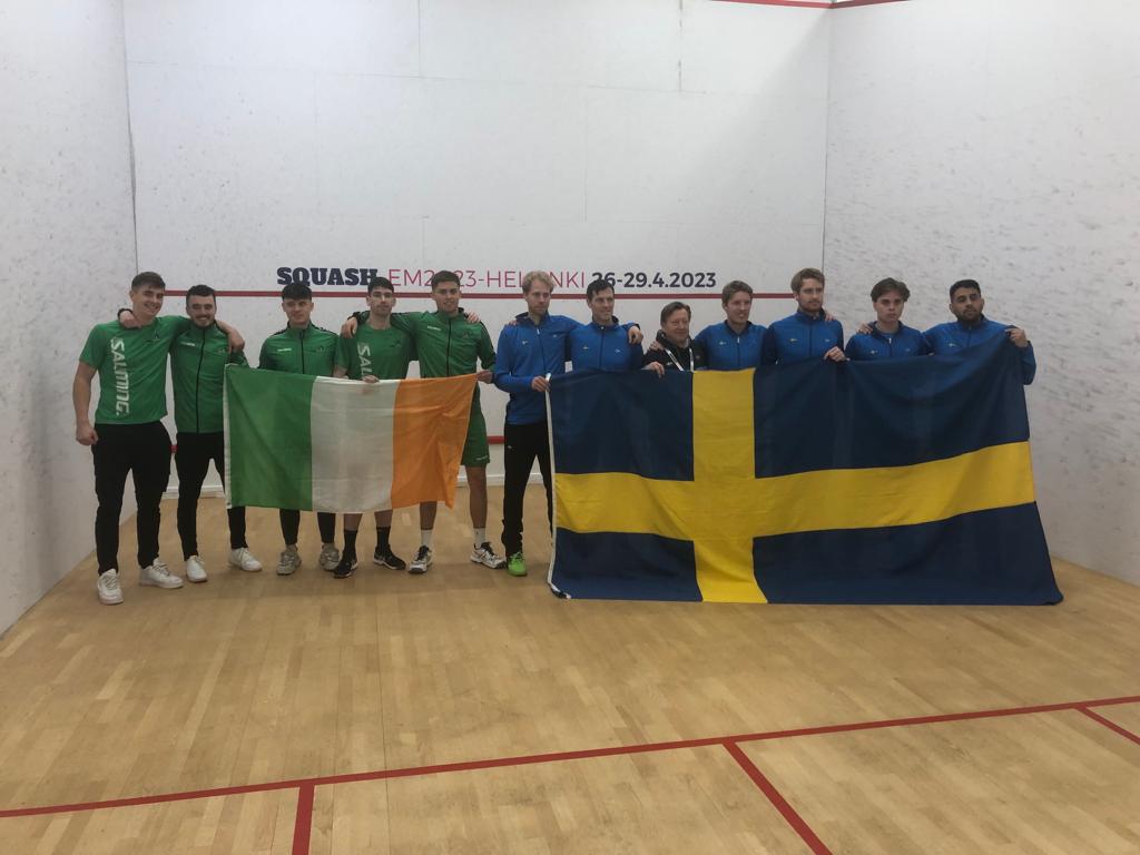 Another win for the Men's team in the semi final vs Sweden. Two 3-0 wins by  Sam &amp; Oisin set it up, so we only had to win 1 game to win the tie, which Sean did.
europeansquash.com/sport/teammatc…
So a final tomorrow vs Czech for the gold medal. Really super performance from the team.