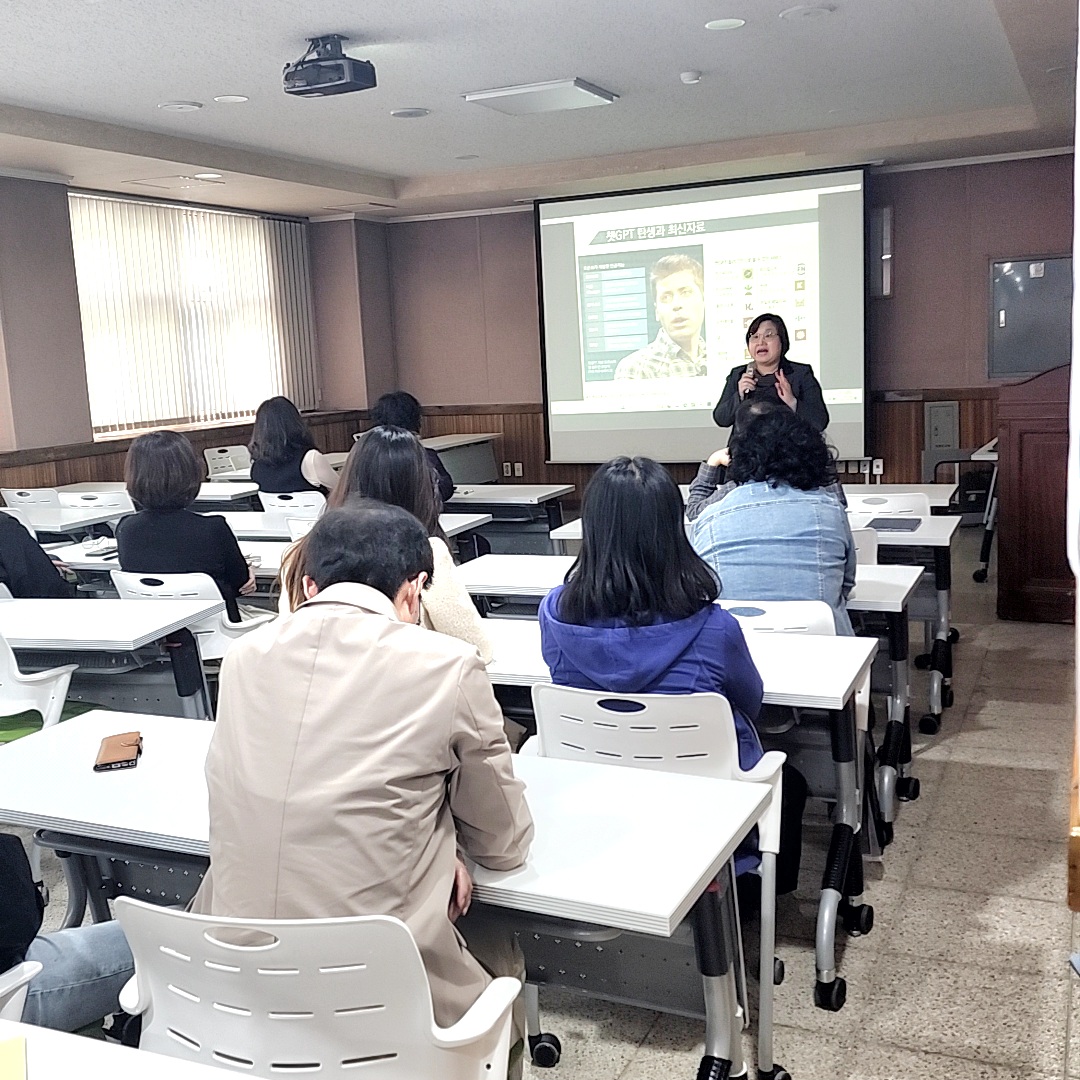 k_aiart's tweet photo. #한국AI작가협회 김예은 이사장님께서
4월28일 분당에 있는 고교 선생님 65명을 대상으로 ‘ChatGPT와 교육의 미래‘ 강의를 진행했습니다.

특히 Chat GPT를 활용해 학생들과 대화를 효과적으로 이끌어내는 방법을 강조했습니다.

#강의문의 #댓글로 #협회문의 #dm환영
#교육의 #미래 #교사들 https://t.co/X0EhkZoz9o