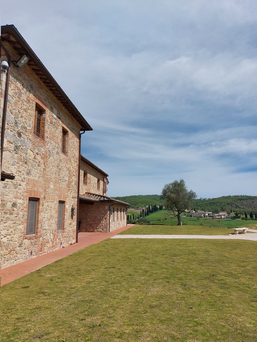 boni_golf's tweet photo. It's ever a pleasure to come back at La Bagnaia Golf Resort ⛳️ Great course conditions all year round, #breathtaking views over the #Tuscanlandscape and attention to #sustainability in every detail @sustainablegolf #sustainablegolf #impegnatinelverde https://t.co/OVDgxpvDGn