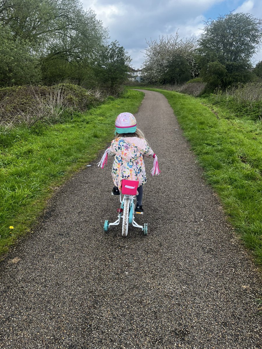 kayleigh_pegg's tweet image. We’ve managed two afternoon walks in a row…need to keep this up 😆 #startwalking #timetogetfit