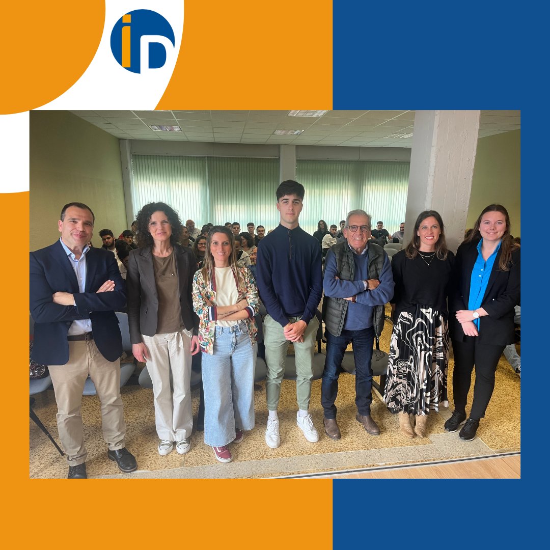 Hoy se ha llevado a cabo la 1ª Jornada de Emprendimiento sobre el programa de STARTinnova en el instituto IES Augusto G. Linares.

En ella han participado los ponentes:
Alejandro Trigos.
Inna Alexeeva.
Samira Hidalgo. 
Raúl González.
Víctor Gijón.
Nuria Herrera.
Esther Gayol.