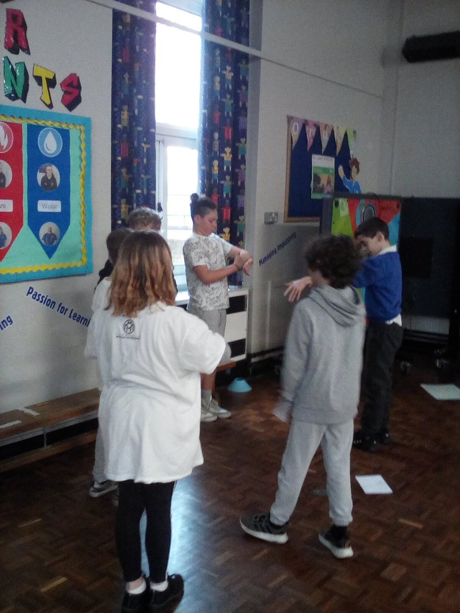 year5barwell's tweet photo. Investigating aid resistance @barwellacademy https://t.co/tMoQfm7H9u