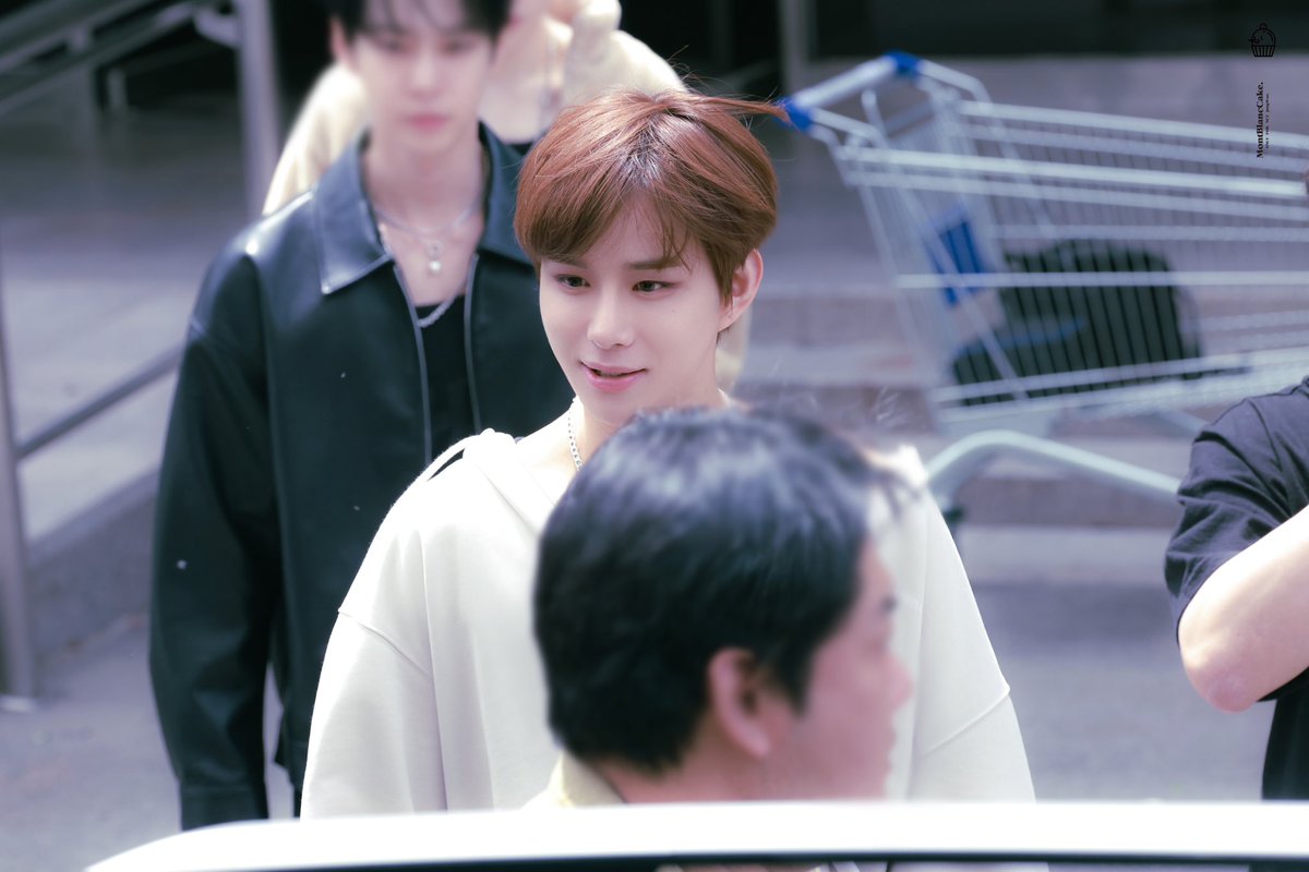 MontBlanc0219's tweet photo. 230428 뮤직뱅크 

청춘 영화 촬영중 🎥🎥🎥

#정우 #JUNGWOO #NCT #NCT127  #도재정 https://t.co/2fT0c8t9nb