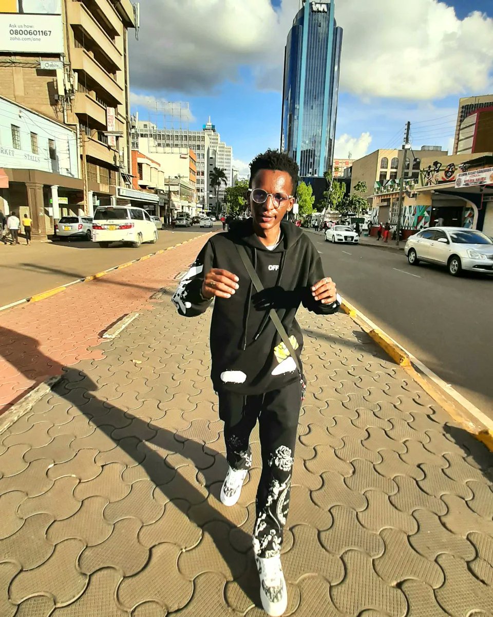 UnspokenSalaton's tweet photo. Tunaingia Weekend tuki katika in style #Katika
#NRGsexy5 #KenyavsZimbabwe #GilrsinICT #BlanketsAndWineKla #TheMackenzieProbe #Phaneroo #ig100club #pastorezekiel https://t.co/Lf9Lr9tvKu