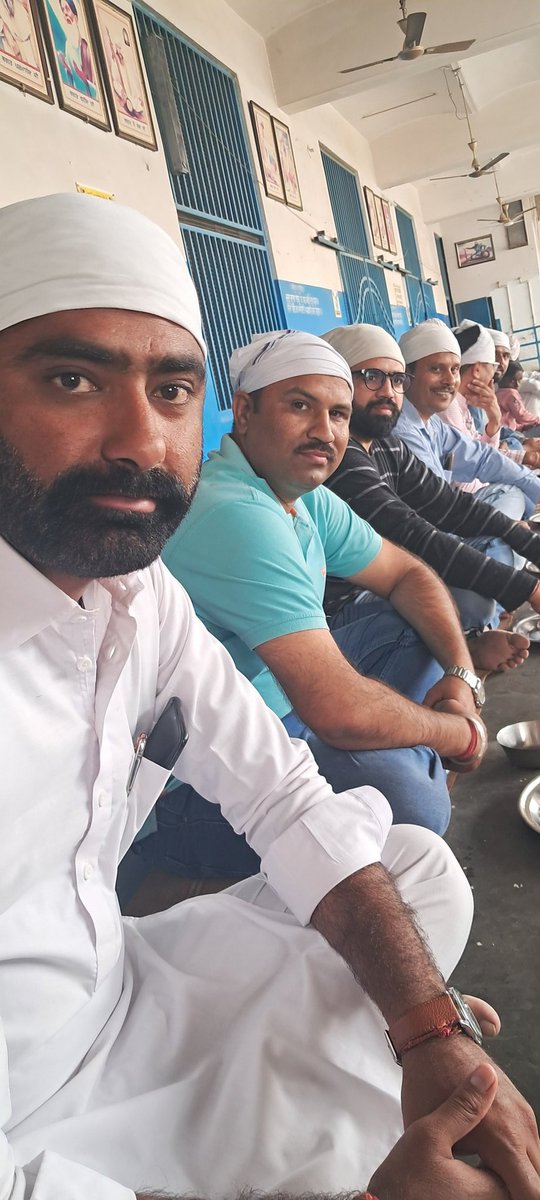 IaTeja's tweet photo. IA की माँग - GRADE PAY 3600

*#IADemands3600GP*

ई-परियोजनाओं का अस्तित्व हैं हम
हमें कहीं से ना आंको कम
तुम्हें इतने अवार्ड दिला दिये
तुम उनका हमे ये सिला दिये
3600 ग्रेड पे है हमारी दरकार
देनी पड़ेगी राजस्थान सरकार।
जय हो !!! https://t.co/Vh5wrtRKBu