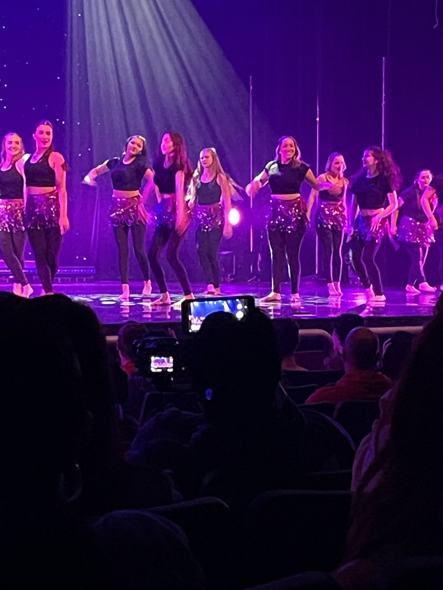 CarpenterKarin's tweet photo. Amazing and beyond is amazing is all that I can say about the WTHS Dance Concert! So proud of our students and teachers who put so many hours I to this amazing show!!!@HerrAndersonWT https://t.co/z0BdlgA4GP