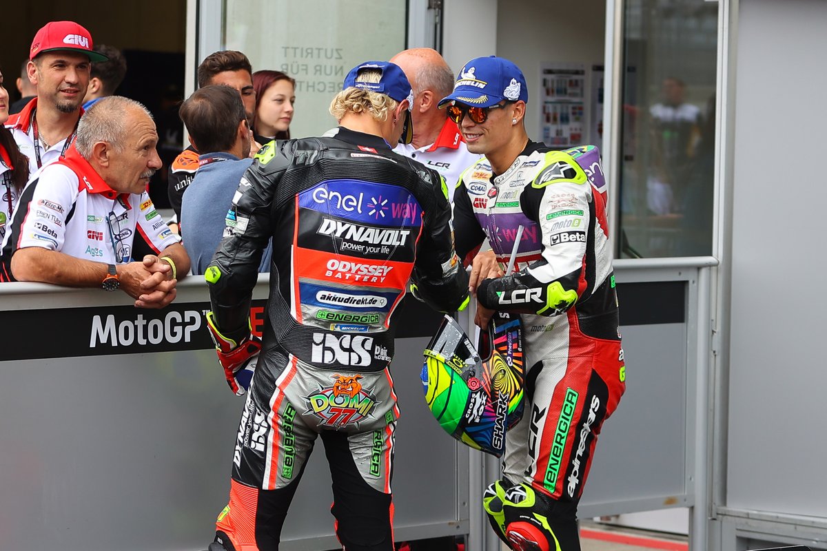 MotoEofficial's tweet image. 🔙⚡And that was... TWO out of TWO victories for @ericgranado at last year&apos;s #AustrianGP 🇦🇹!   

The Brazilian #MotoE rider put on a show at Race 2 in Red Bull Ring, finishing ahead of teammate Miquel Pons and 2022 World Cup Winner @DomiAegerter77🏆

#2022recap