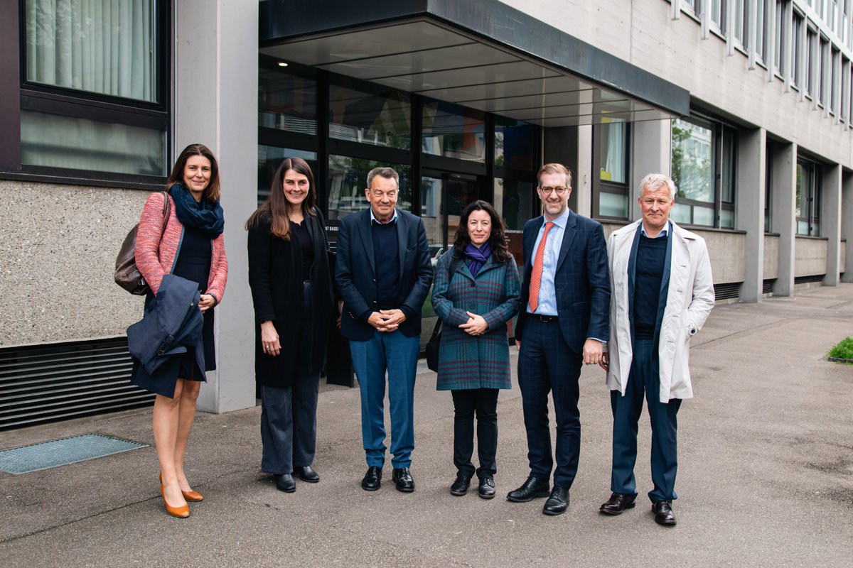 Conradin Cramer (@conradincramer) on Twitter photo Ein Blick von Basel in die ganze Welt: Das <a href="/BaselInstitute/">Basel Institute on Governance</a> setzt sich weltweit für die Bekämpfung der Korruption ein. Seit Anfang Jahr wird es von <a href="/_PeterMaurer/">Peter Maurer</a>, dem ehemaligen Präsidenten des IKRK, präsidiert. Ein Blick von Basel in die ganze Welt: Das <a href="/BaselInstitute/">Basel Institute on Governance</a> setzt sich weltweit für die Bekämpfung der Korruption ein. Seit Anfang Jahr wird es von <a href="/_PeterMaurer/">Peter Maurer</a>, dem ehemaligen Präsidenten des IKRK, präsidiert.