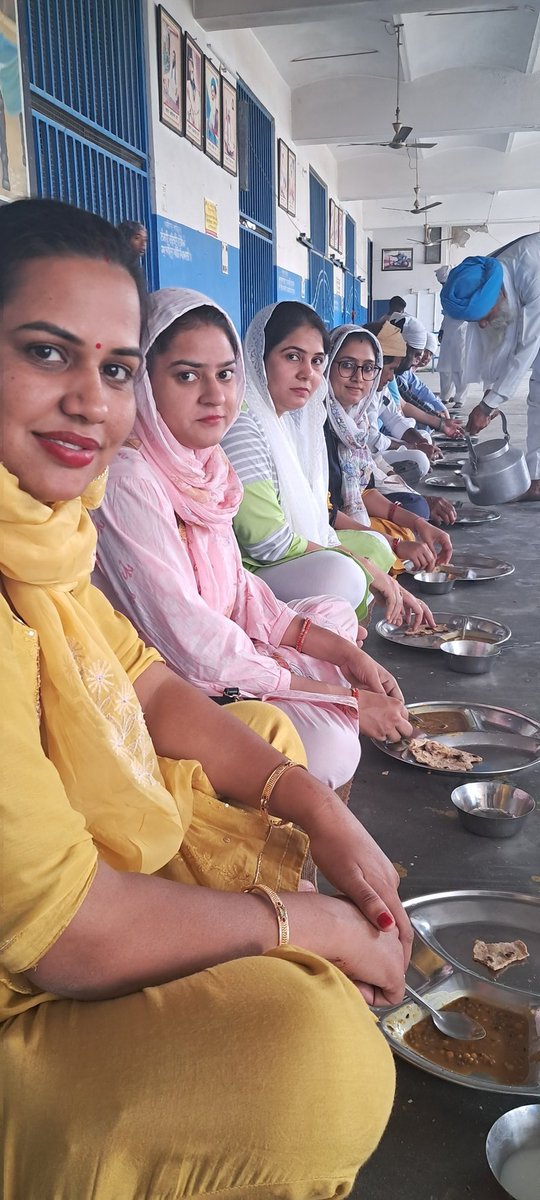 IA की माँग - GRADE PAY 3600

*#IADemands3600GP*

ई-परियोजनाओं का अस्तित्व हैं हम
हमें कहीं से ना आंको कम
तुम्हें इतने अवार्ड दिला दिये
तुम उनका हमे ये सिला दिये
3600 ग्रेड पे है हमारी दरकार
देनी पड़ेगी राजस्थान सरकार।
जय हो !!!