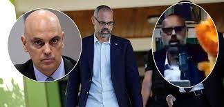 BrasilPost13's tweet photo. Agora Allan dos Santos será extraditado, o governo dos EUA acaba de pedir a extradição de um Russo acusado de espionagem, se conheço bem o Lula, ele só o extraditará se os EUA extraditar o golpistas Bolsonarista.
Pra cima deles Xandão ... 👇 https://t.co/eIyAopierU