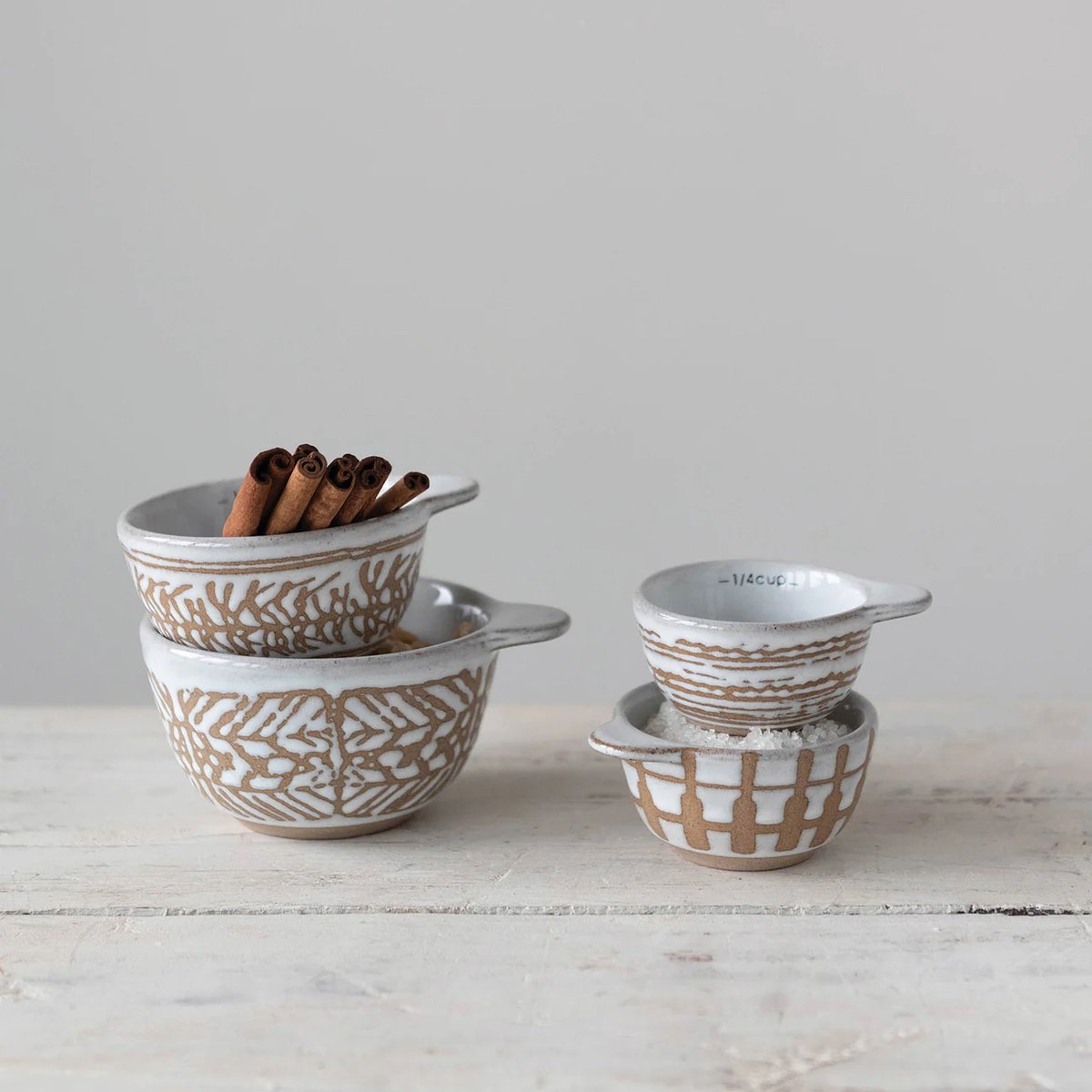 These pretty stoneware measuring cups are the perfect motivation to get us in the kitchen and do some baking! #taptoshop 

#home #homedecor #homestyling #homedesign #homedecoration #interior #interiordecor #interiordesign #interiorstyling #interiordesigner #interiordecorating #in