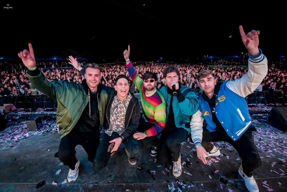 THANK YOU APERYSHOW FOR HAVING US 🍷🇮🇹
<a href="/MerkandKremont/">Merk & Kremont﮷</a>