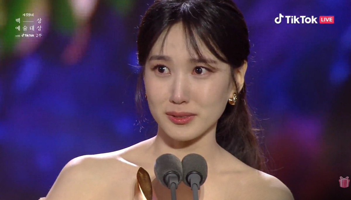 LAIKAAAA on Twitter "our attorney woo young woo receives Daesang award