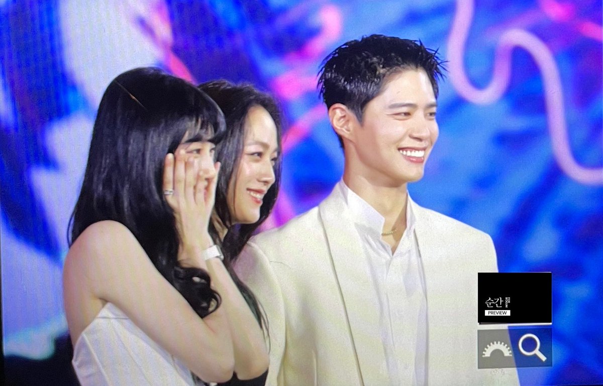 _momentB's tweet photo. 230428 백상예술대상 프리뷰

원더랜드팀 사랑해🥹💗💗💗💗

#박보검 #배수지 #탕웨이 #원더랜드@BOGUMMY https://t.co/u2zExZ3p4T