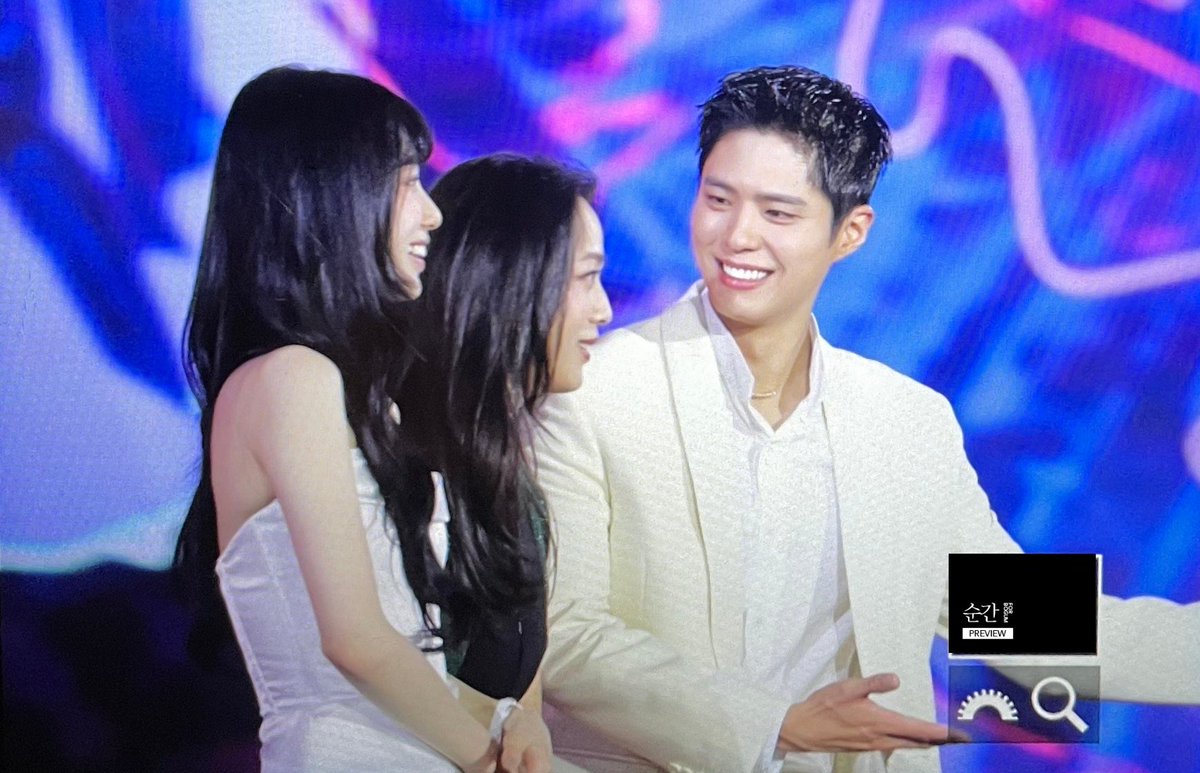 _momentB's tweet photo. 230428 백상예술대상 프리뷰

원더랜드팀 사랑해🥹💗💗💗💗

#박보검 #배수지 #탕웨이 #원더랜드@BOGUMMY https://t.co/u2zExZ3p4T