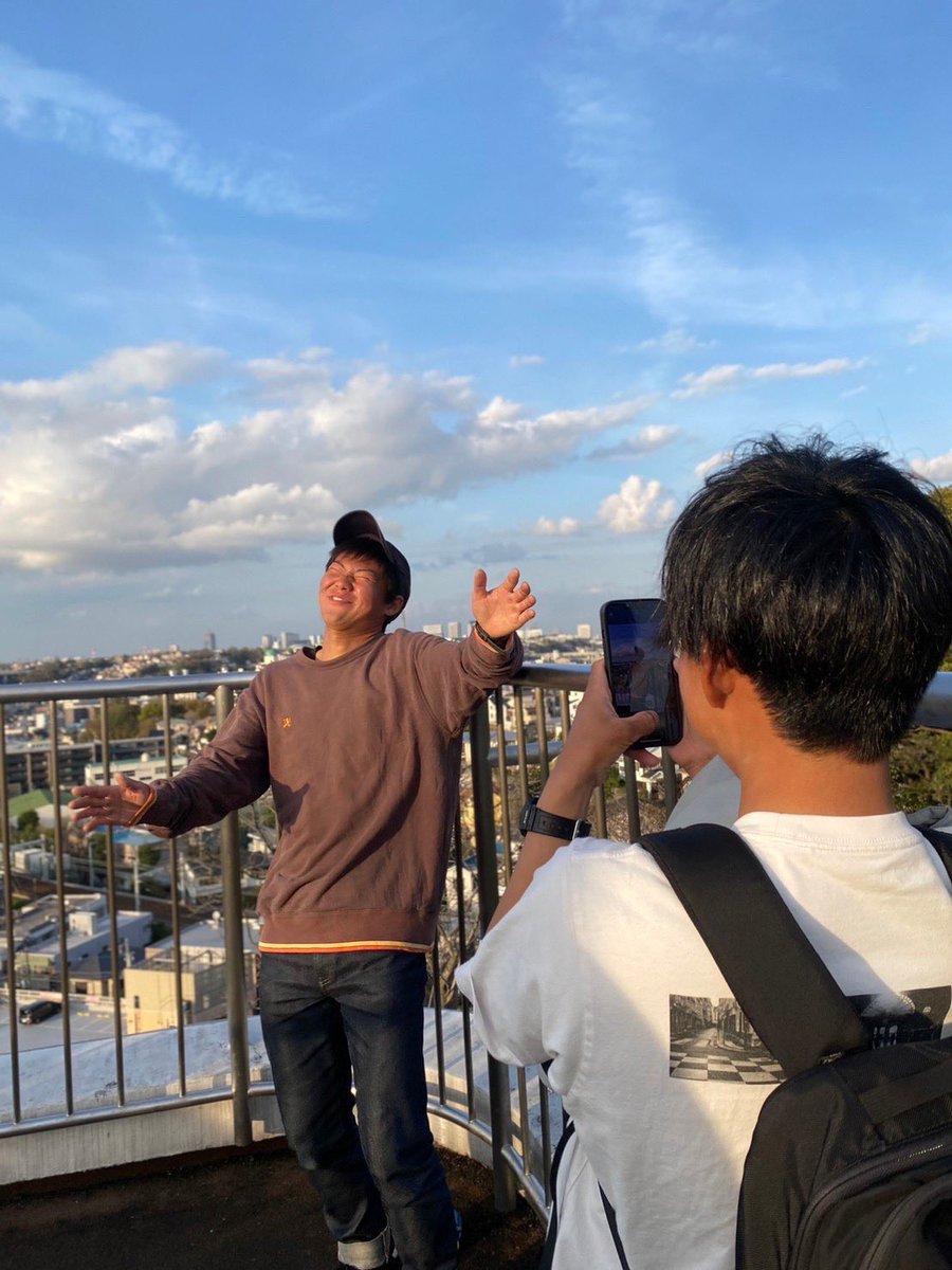 ycuwind49's tweet photo. 部員紹介！
49-25
かんた
貫太はチームで1番のムードメーカー！全国それぞれの大学を代表する強い選手が出場する団体戦に、一年生で出場を果たした勇者である！突発的な全力疾走や発声、変顔など、クレイジーな行動は多いが、チームのまとめ役となることも多く、頼れる存在であり、プラマイゼロInstaへ https://t.co/BznpRyHKlL