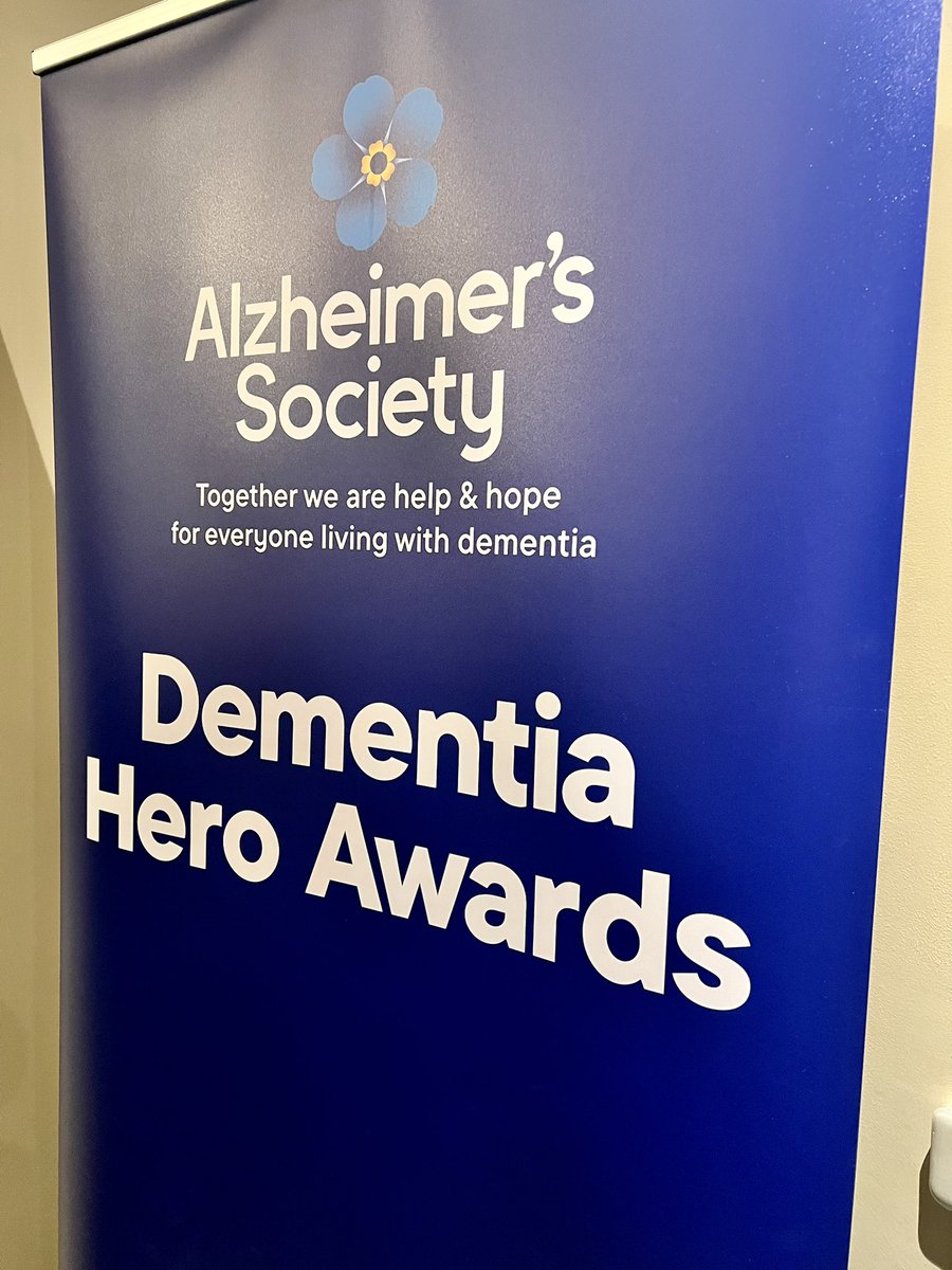StephCraigRN's tweet photo. The @QUBelfast Dementia Game Team are proud to be at the @alzheimerssoc #DementiaHeroAwards. 💙 https://t.co/wBhFCrjME7