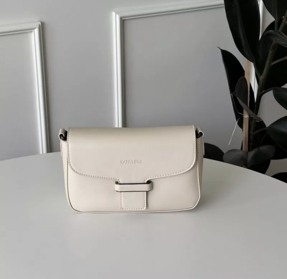 sellpajeng's tweet photo. ส่งต่อ กระเป๋ารุ่น monday bag สี ivory มือ1 ราคาเต็ม650 ส่งต่อ600รส สอบถามเพิ่มเติมได้เลยค่า ยังไม่ได้ใช้งานค่ะ #ส่งต่อกระเป๋า #ส่งต่อkappabkk #kappabkk #ส่งต่อกระเป๋ามือ2 #ส่งต่อกระเป๋ามือสอง #กระเป๋าสะพาย #ส่งต่อเสื้อผ้า https://t.co/H6F10SdJ3C