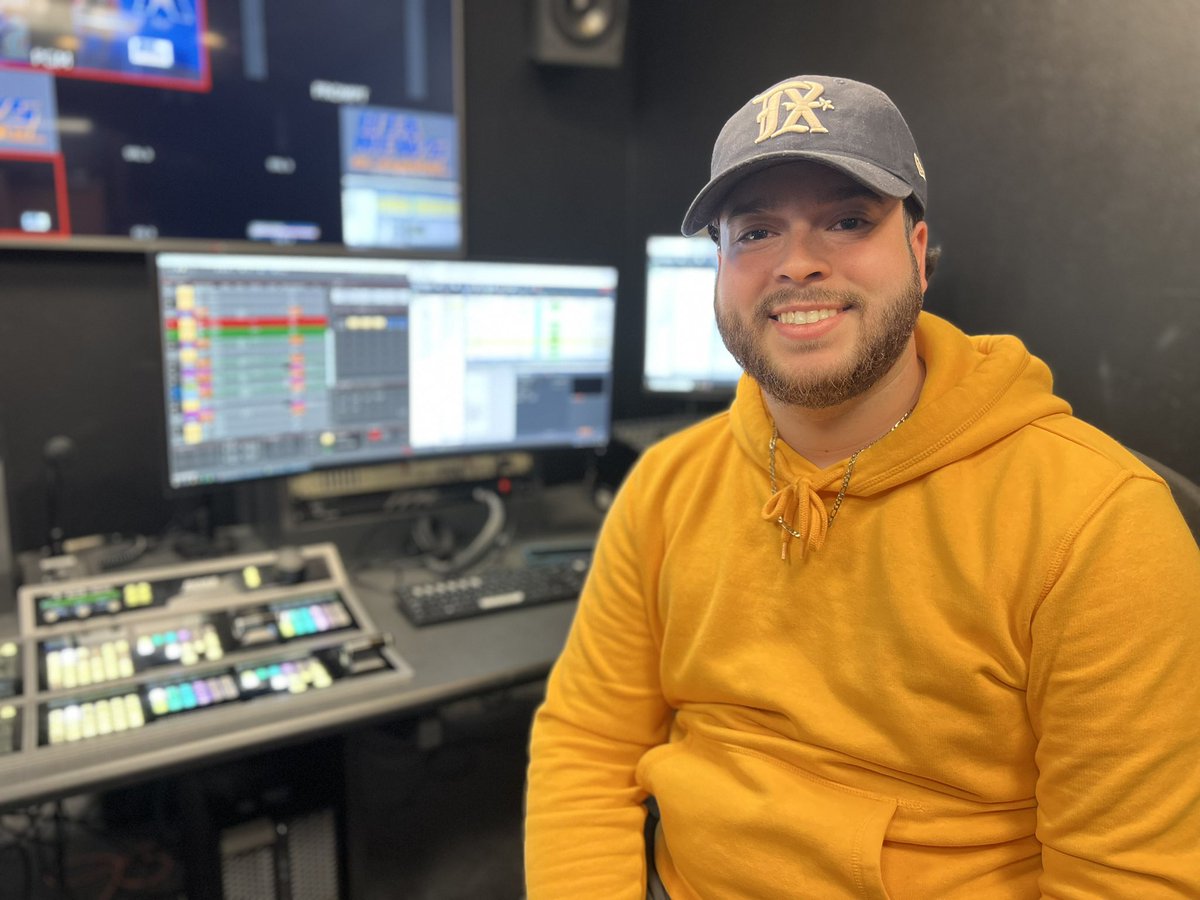 Graduanting @UTANewsSpanish seniors. The world is a better place because of them. Next stop, the <a href="/NAHJ/">NAHJ</a> conference in Miami, FL this summer. #MoreLatinosInNews <a href="/NBCUAcademy/">NBCU Academy</a> <a href="/utalibarts/">UTA Liberal Arts</a> <a href="/utarlington/">The University of Texas at Arlington</a> <a href="/utacomm/">UTA Dept. of Comm.</a>