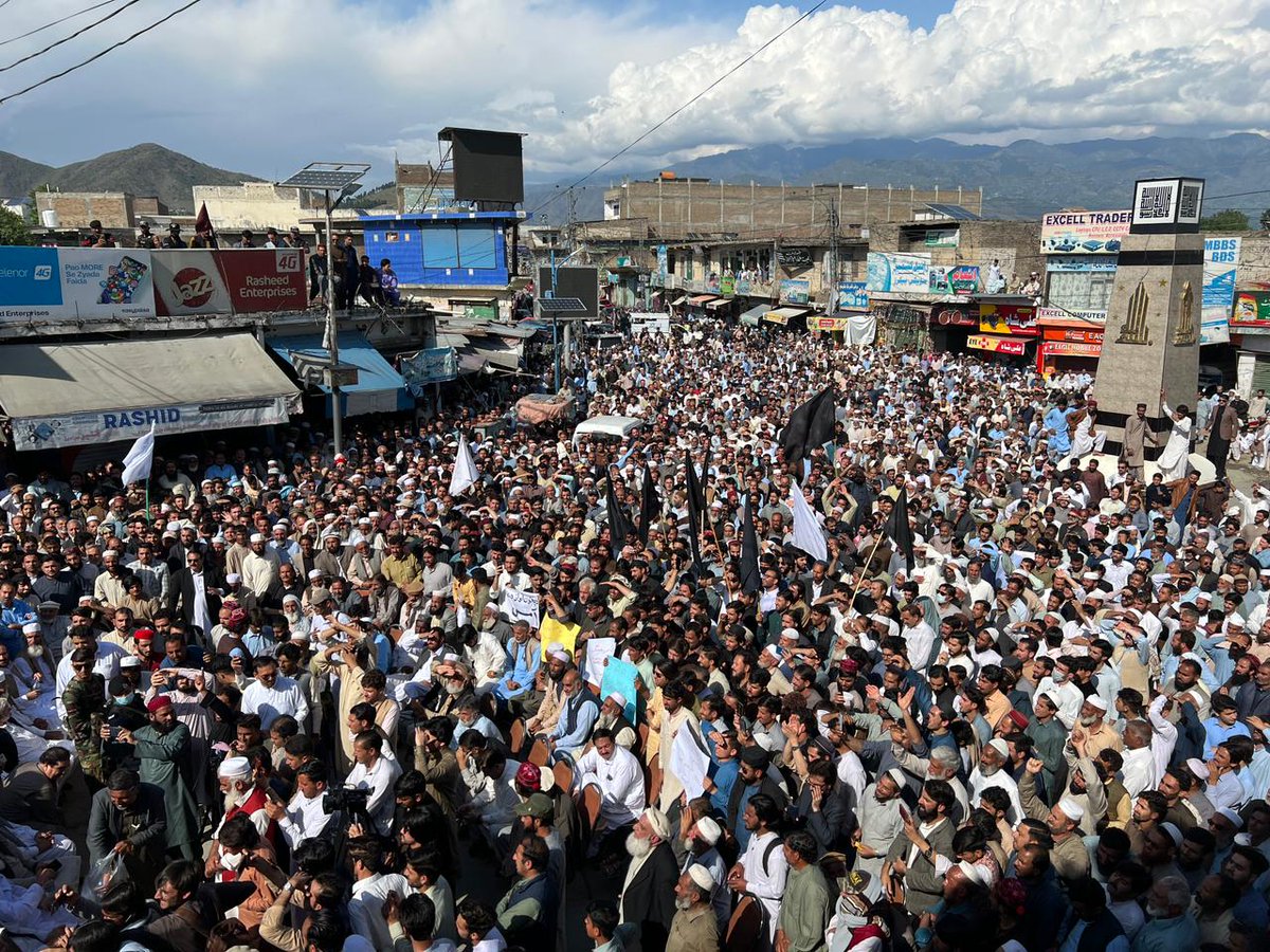 AyubKAsharay's tweet photo. Peace is our basic right, will get it by force not by begging. No  compromise on it.
 #Tehsilmatta
#مونږ_پخپله_خاوره_آمن_غواړو
#wewantpeaceinswat https://t.co/NIV6UV6RBT