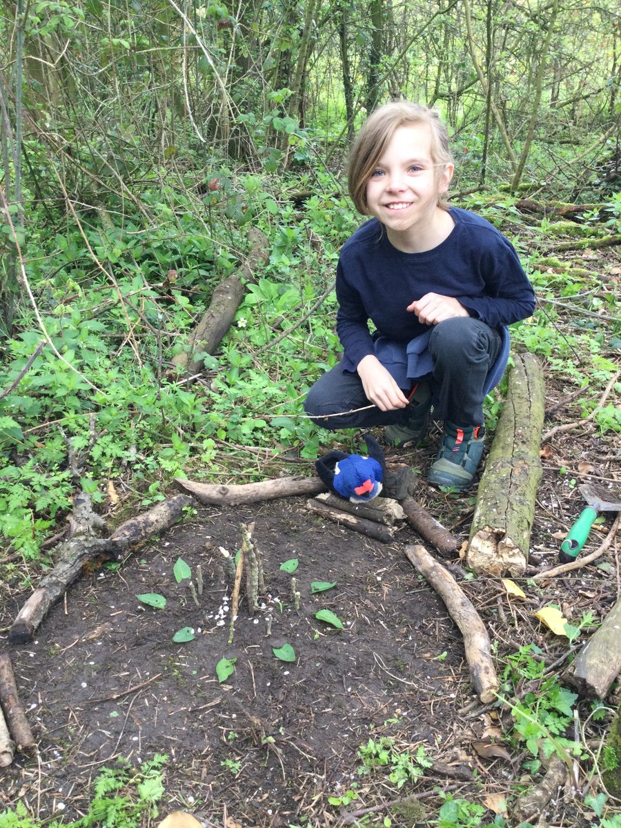 AlburghCE's tweet photo. #Oaksclass were buzzing to be back at Forest School this week and will continue their weekly sessions until the end of the year. #KS2 #forestschool https://t.co/t4Xpqma6nL