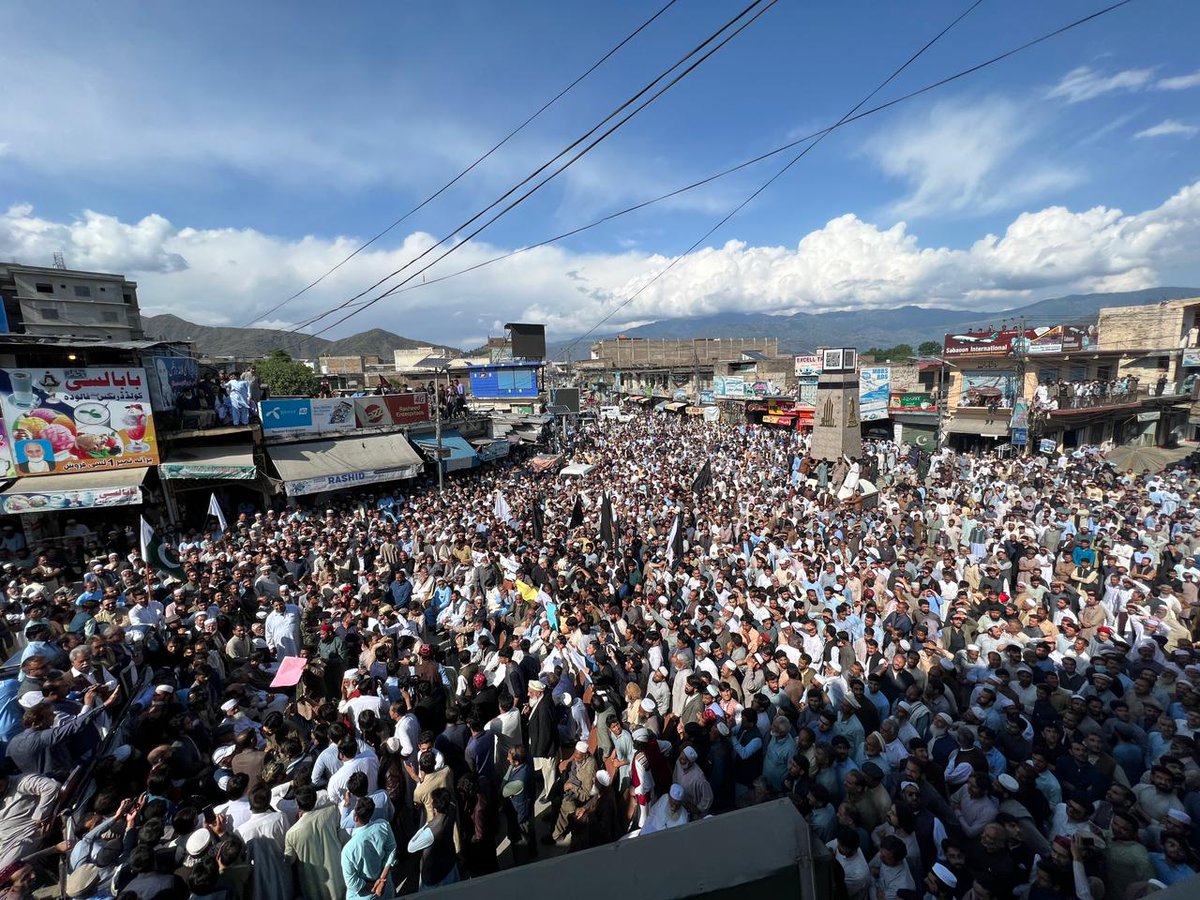 AyubKAsharay's tweet photo. Peace is our basic right, will get it by force not by begging. No  compromise on it.
 #Tehsilmatta
#مونږ_پخپله_خاوره_آمن_غواړو
#wewantpeaceinswat https://t.co/NIV6UV6RBT