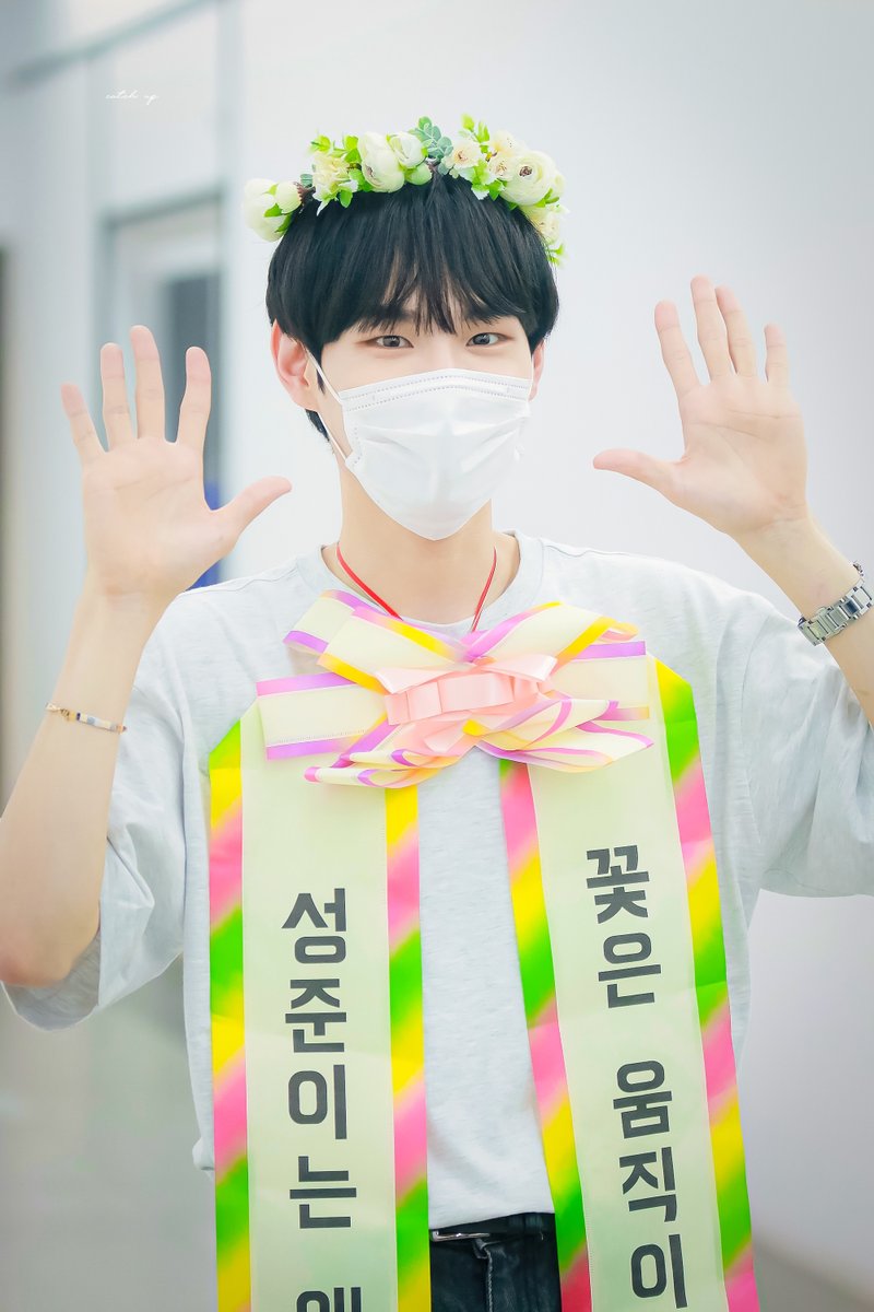 catchup_BDC's tweet photo. 220716 hq

#BDC #비디씨 #홍성준
@BDC_BNM https://t.co/8GusqtrtSy